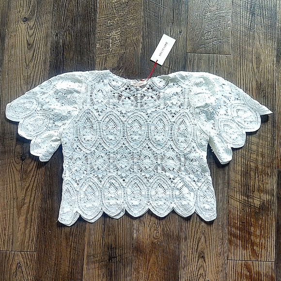 Dainty Scalloped Top, Sz M/4-6 - Picture 1 of 3